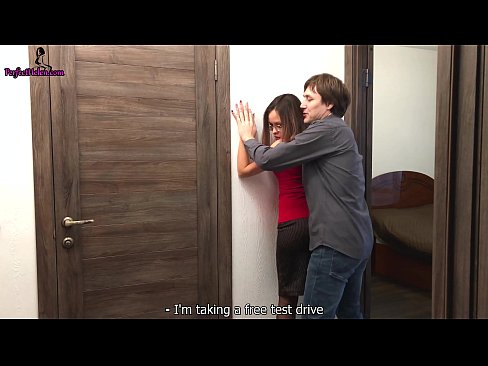 ❤️ Sexy Realtor Sensuly Jerks rẹ obo ati fokii Lakoko ti o n ta iyẹwu Rẹ - Krempai ️❌ Fidio furo